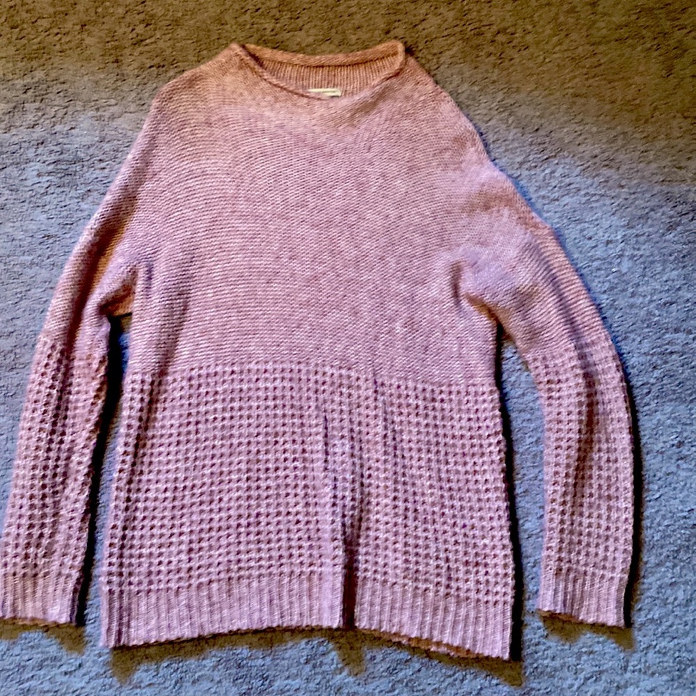 Medium. Light pink Crew neck Light weight